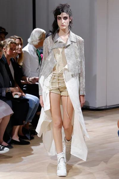 Look 14